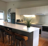 Easy Breezy Beach Shack - Gold Coast 4U