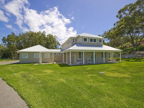 Echo Beach House, 16 Reflections Dr - Luxurious House With Magnificent Pool And Ducted Air - Gold Coast 4U 0