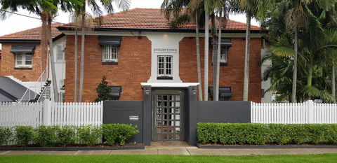 Edward Lodge - Accommodation Gold Coast 2