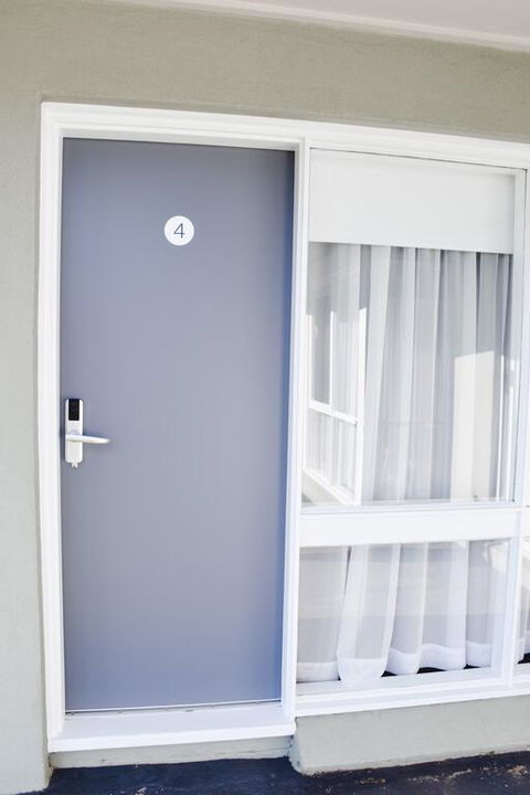 Eight Spence - Accommodation Gold Coast 3