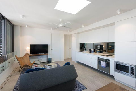 EIGHT TWO NINE TWO IV: BONDI BEACH - Accommodation Gold Coast 1
