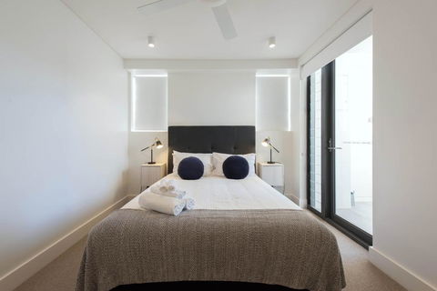 EIGHT TWO NINE TWO IV: BONDI BEACH - Accommodation Gold Coast 2