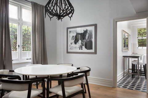 Elegant 3-Bed Heritage House Near Parks And Cafes - Gold Coast 4U 2