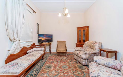 Eliza 1875 Red Brick Duplex Townhouse - Gold Coast 4U 2