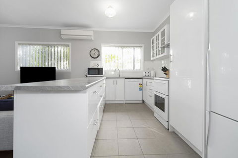 Eloora House, Blue Bay - Accommodation Gold Coast 2