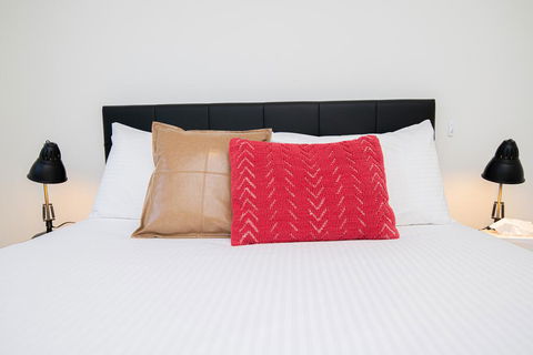 Endsleigh II - Cosy 2 Bedroom Villa, Free Wifi, Near CBD - Accommodation Gold Coast 1