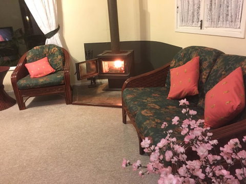 English Gardens - Garden Cottage - Accommodation Gold Coast 3