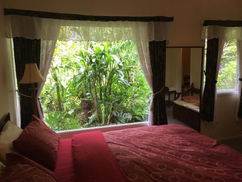 English Gardens - Garden Cottage - Accommodation Gold Coast 2