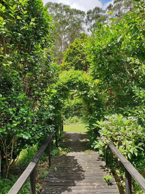English Gardens - Garden Cottage - Accommodation Gold Coast 0