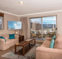 Erulisse-Spacious townhouse with magical lake views - Accommodation Gold Coast