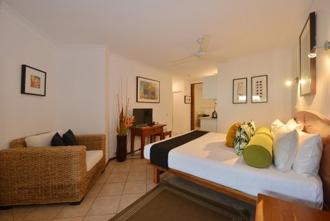 Escape Studio@Hibiscus - Accommodation Gold Coast 3
