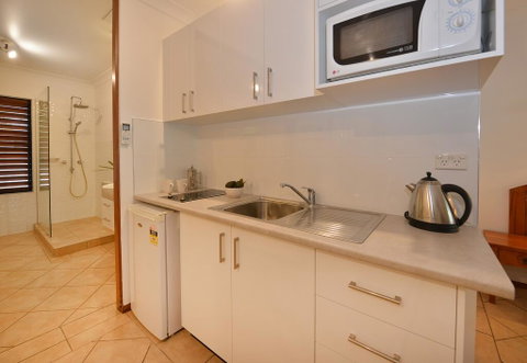 Escape Studio@Hibiscus - Accommodation Gold Coast 1