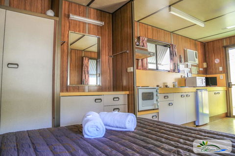Esk Caravan Park & Rail Trail Motel - Gold Coast 4U 1