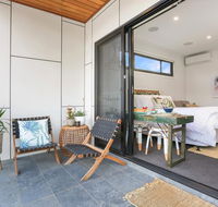 Eternity 141 - Room with private bathroom balcony bed  breakfast - Accommodation Gold Coast