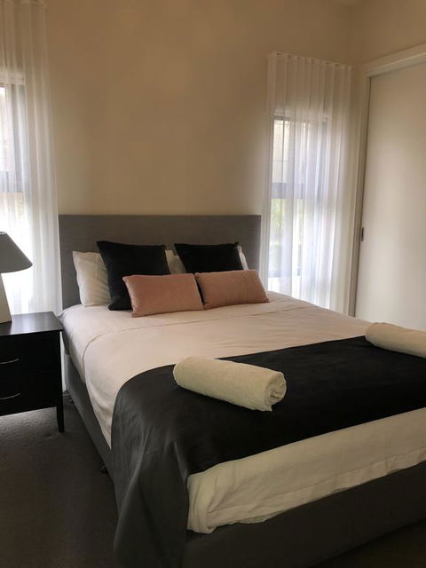 Exclusive Anglesea River Beach Apartment - Gold Coast 4U 2