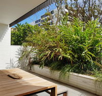 Executive Living in this Chic Garden Apartment - Accommodation Gold Coast