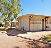 Exmouth Villas Unit 33 - Renovated Holiday Villa a Short Walk from Town Centre - Gold Coast 4U