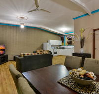 Exmouth Villas Unit 37 - Beautifully Appointed Villa Close to Town Centre - Gold Coast 4U