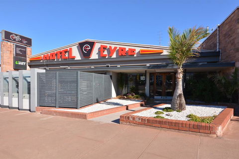 Eyre Hotel - Gold Coast 4U 2