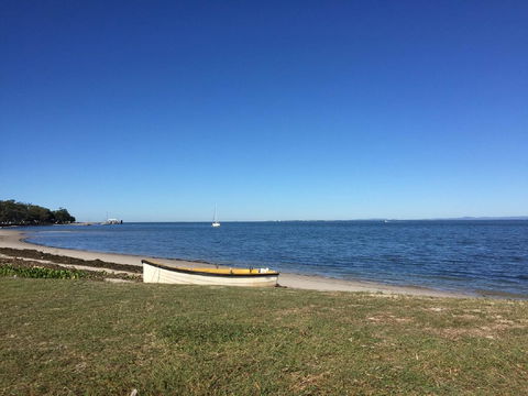 Fabulous Location - Ground Floor Waterfront Unit! Clearview Apartments - Accommodation Gold Coast 2