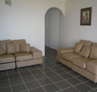 Fabulous location - Ground Floor Waterfront Unit Clearview Apartments - 1 Gold Coast