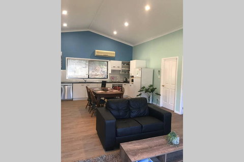 FAIRVIEW COTTAGE 25B - Waterfront Accommodation - Accommodation Gold Coast 3