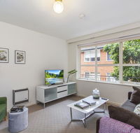 Family-friendly apartment in green Glen Iris - Gold Coast 4U