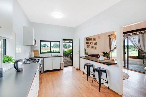 Farm & Co-sy - Gold Coast 4U 2