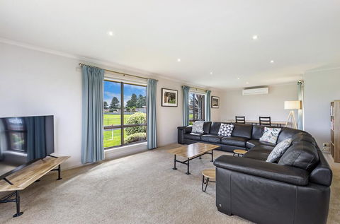 Fauxs Den - Accommodation Gold Coast 1