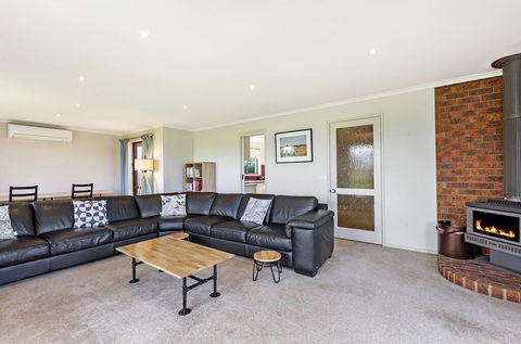 Fauxs Den - Accommodation Gold Coast 2