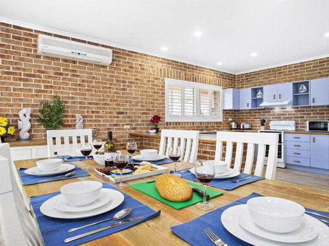 Fern Way Beach House - 70m To Beach - Accommodation Gold Coast 3