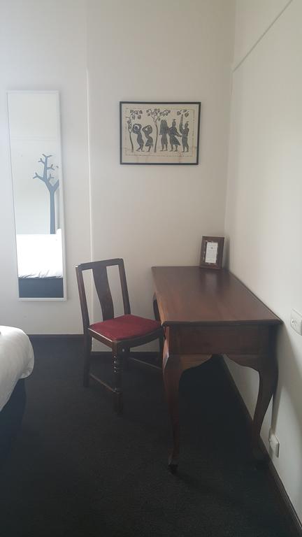 Fish Creek Hotel - Gold Coast 4U 3