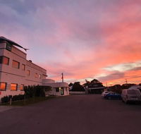 Fish Creek Hotel - Gold Coast 4U