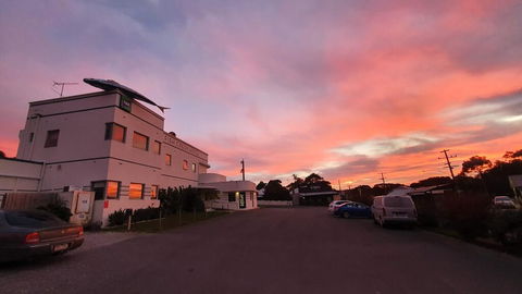 Fish Creek Hotel - Gold Coast 4U 0