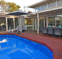 FLORENCE HOUSE Sundrenched Luxury with Pool  Deck - Accommodation Gold Coast