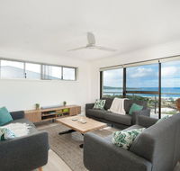 Forever Fingal at Fingal Bay - Gold Coast 4U