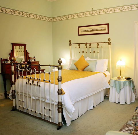 Forgandenny House B&B - Gold Coast 4U 1