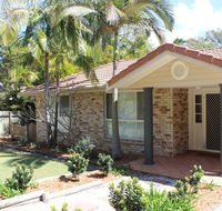 FRANGIPANI BEACH HOUSE - PET FRIENDLY 22 Belbourie Cres Boomerang Beach - Gold Coast 4U