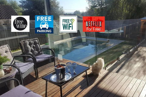 Frankston Hilltop Retreat - Gold Coast 4U 0