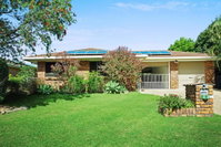 Freshly revovated Dog Friendly House walking distance to Waterfront