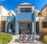 Front 9 then Dine - 3/61 St Andrews Boulevard - Gold Coast 4U