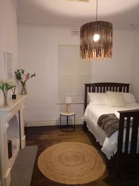 FUNKY COTTAGE - Accommodation Gold Coast 2