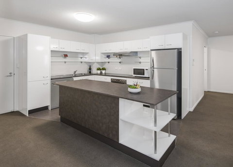 FV4006 Apartments - Accommodation Gold Coast 3