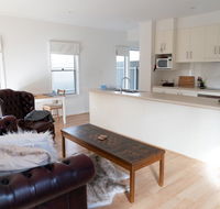 Gawler Townhouse 1 Bedroom - Gold Coast 4U