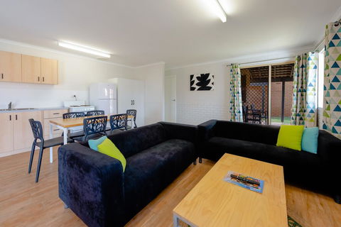 Geraldton's Ocean West Holiday Units & Short Stay Accommodation - Gold Coast 4U 2