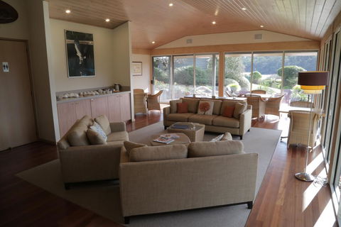 Gipsy Point Lakeside - Accommodation Gold Coast 2
