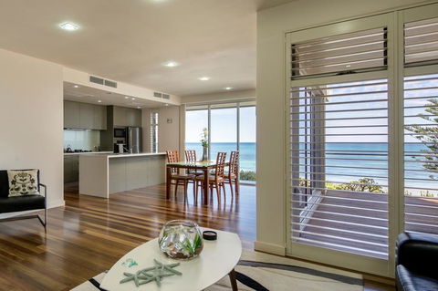Glenelg Absolute Beachfront - One Of Only Two Homes - Accommodation Gold Coast 0