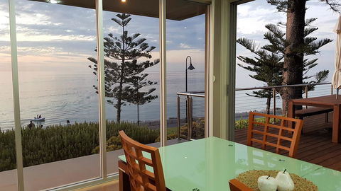 Glenelg Absolute Beachfront - One Of Only Two Homes - Accommodation Gold Coast 2