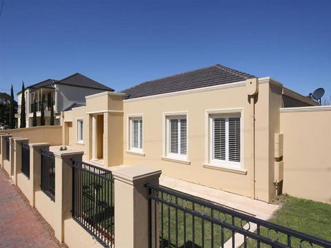 Glenelg Private Studio - Accommodation Gold Coast 0