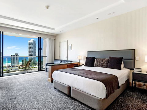Gold Tower In The Oaks Hotel Surfers Paradise - 1019 - Accommodation Gold Coast 0